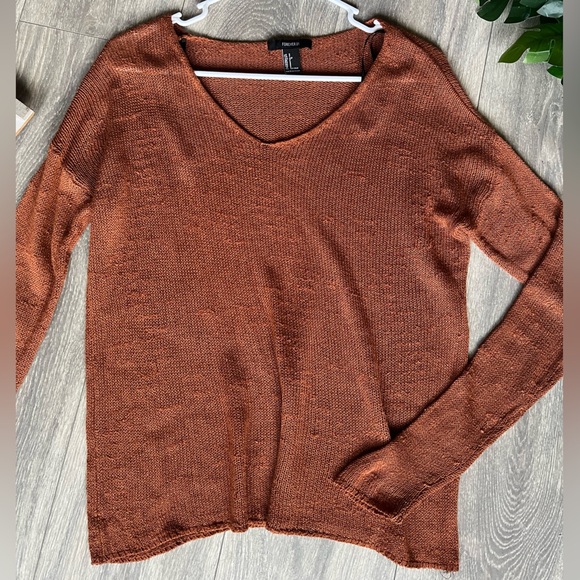 Forever 21 lightweight v-neck long sleeve semi open knit sweater top. Size S - Picture 2 of 6